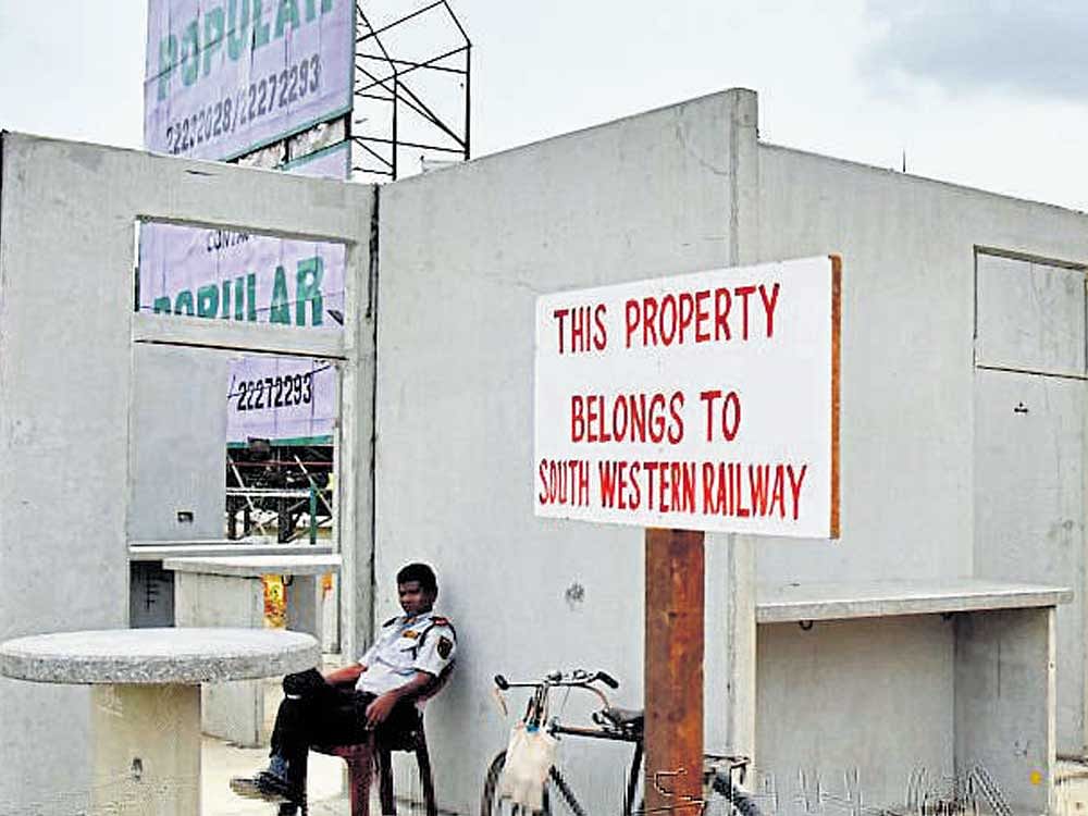 Highly placed sources in Railways said that the BBMP has built the structure without seeking approval from them. DH Photo