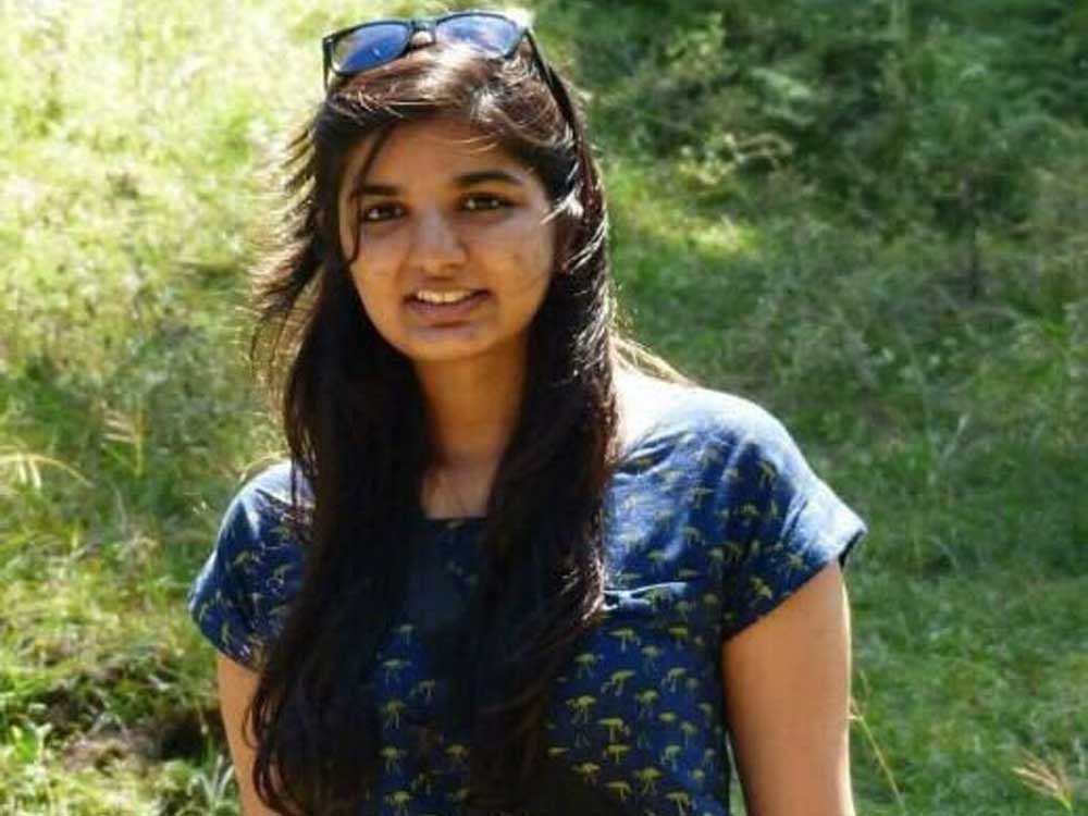 Pallavi had gone missing while returning from a law firm at Fort in south Mumbai where she was doing her internship. She was last seen boarding a local train at CSMT station yesterday at around 6 pm, the official said. Photo via Twitter. @CAnareshdhoot