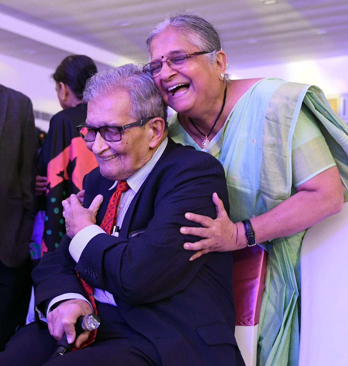 Sudha Murty, chairperson of Infosys Foundation, greets Nobel laureate Amartya Sen during the awards ceremony on Tuesday. DH Photo/Pushkar V