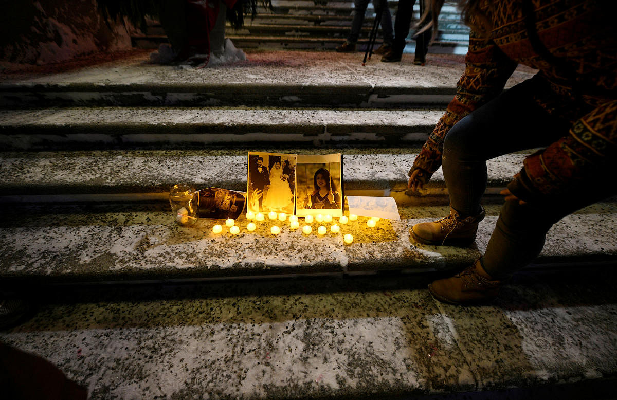 A candlelight vigil held at the Edmonton Legislature building in memory of the victims of a Ukrainian passenger plane that crashed in Iran, in Edmonton, Alberta, Canada June 8, 2020. (Photo by REUTERS)