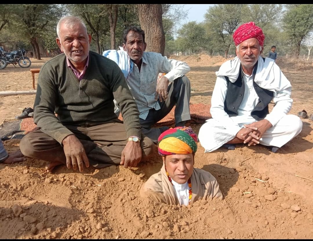 "We will continue to hold satyagraha until the reply from the JDA comes," said Nagendra Singh Shekhawat, leader of the Nindar Bachao Yuva Kisan Sangarsh Samiti, who is leading the protest. (DH Photo)