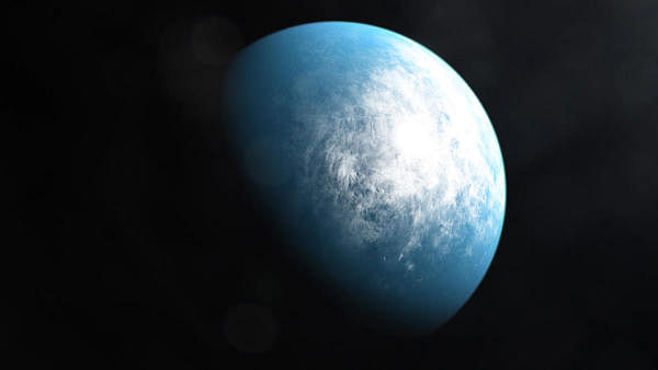 This handout image released on January 6, 2020 courtesy of NASA's Goddard Space Flight Center shows an artists' illustration of the planet TOI 700 d, the first Earth-size habitable-zone planet discovered by NASA's Transiting Exoplanet Survey Satellite (TESS). (AFP photo)