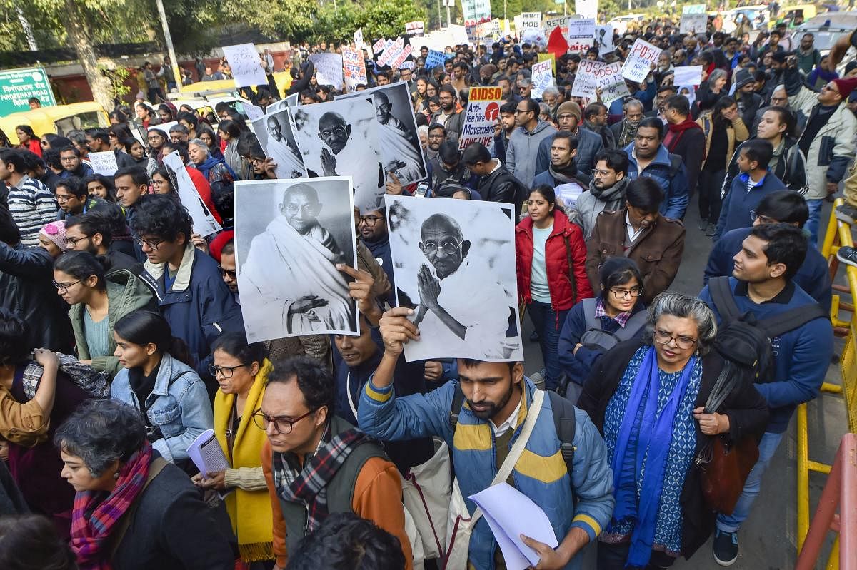 JNU students during their protest march from Mandi House to HRD Ministry, demanding the removal of the university vice-chancellor. (PTI PHOTO)