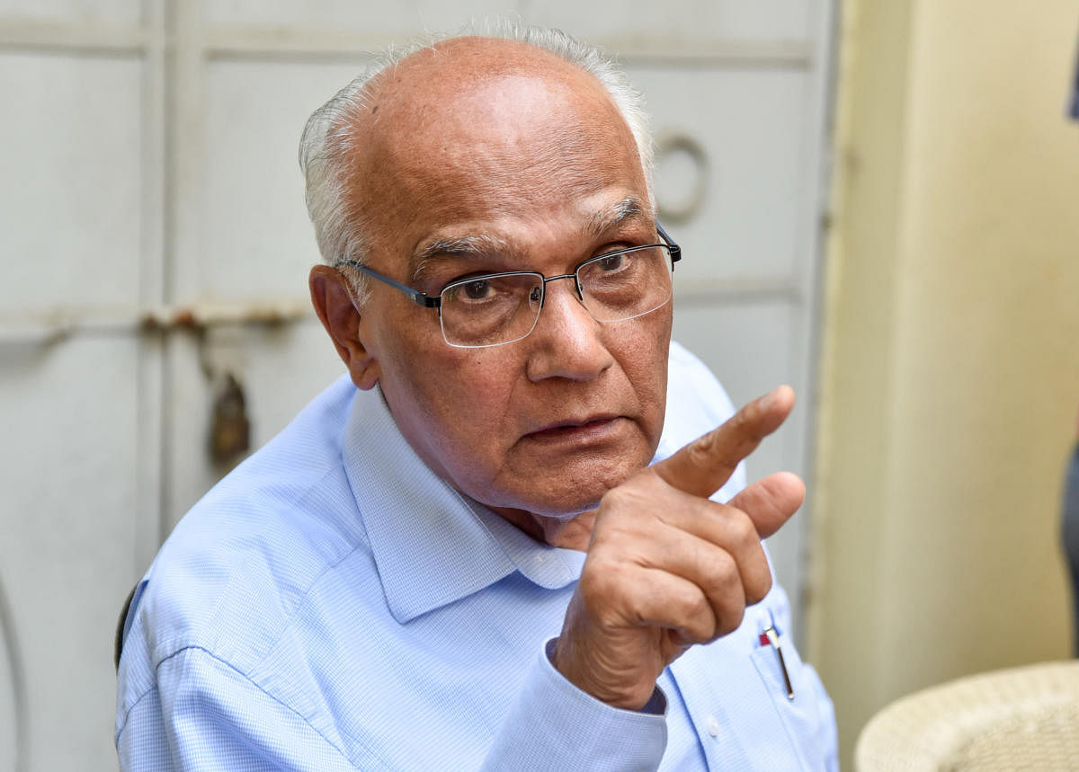 Writer S L Bhyrappa said, the Congress and the Left parties are unnecessarily misleading the people, to create unrest in the nation. (DH Photo by B R Savitha)