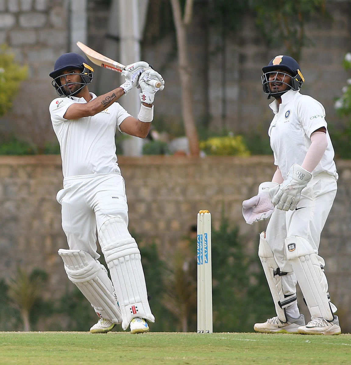 KV Siddharth (left), Karnataka’s top run-getter in last season’s Ranji Trophy, is set to play his first game this edition when the eight-time champions face Saurashtra. DH FILE PHOTO  