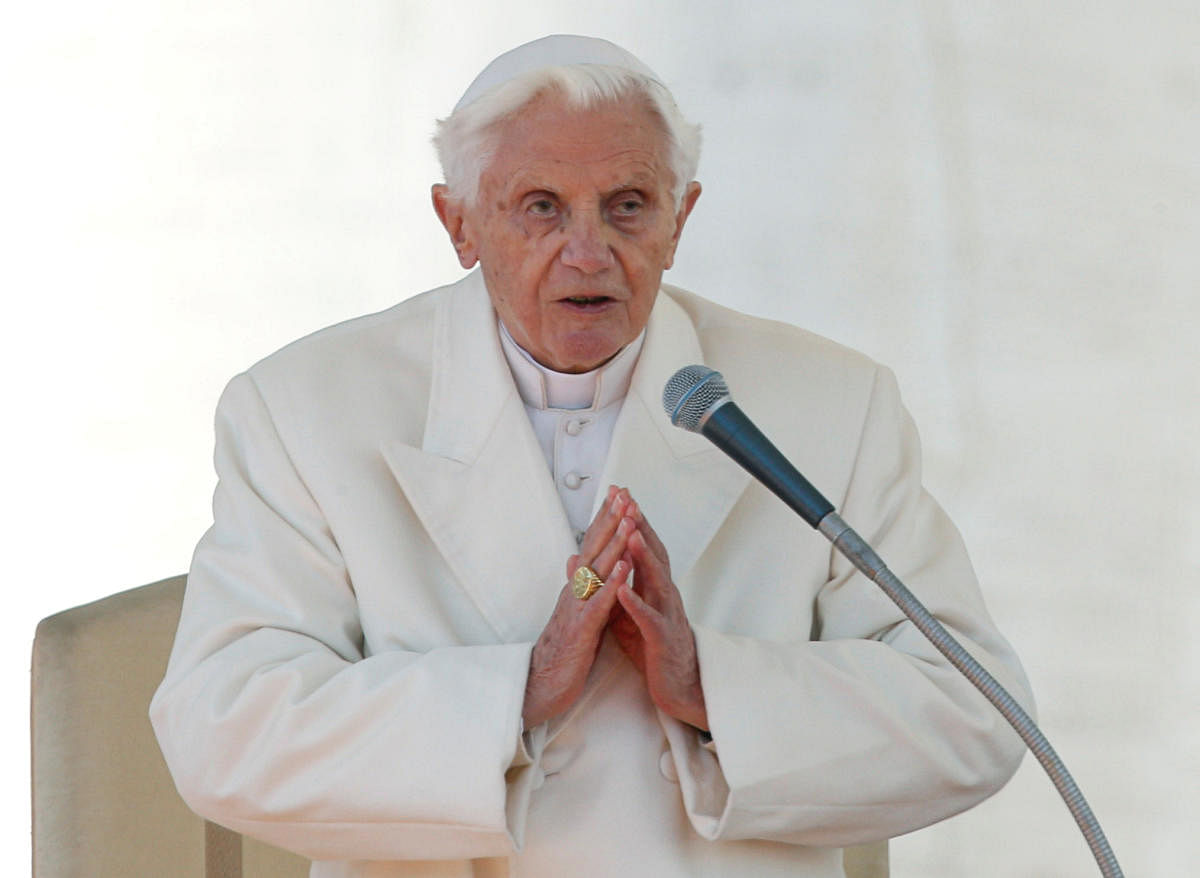 Pope Benedict XVI finishes his last general audience in St Peter's Square at the Vatican. (REUTERS PHOTO)