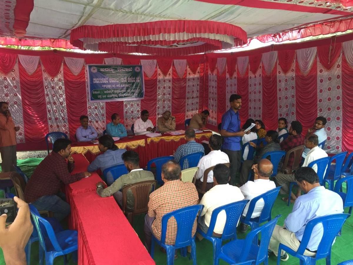 Participants at the public consultation meet organised on Tuesday to get collect opinion on cutting down trees to widen Anekal-Sarjapura Road. DH Photo/Niranjan Kaggere