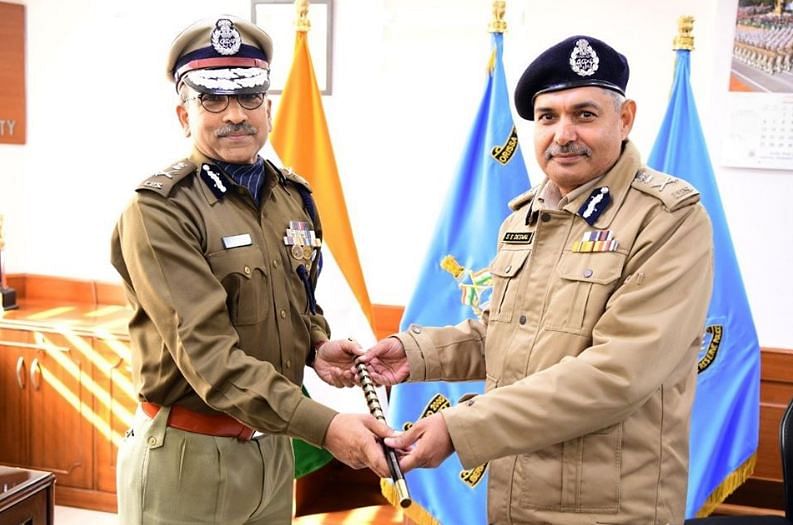 ITBP Director General S S Deswal (R) handed over the ceremonial DG baton to Maheshwari (L) at the Central Reserve Police Force (CRPF) headquarters at the Central Government Offices (CGO) complex at Lodhi Road here, a spokesperson of the force said. Credit: Facebook (CentralReservePolice)