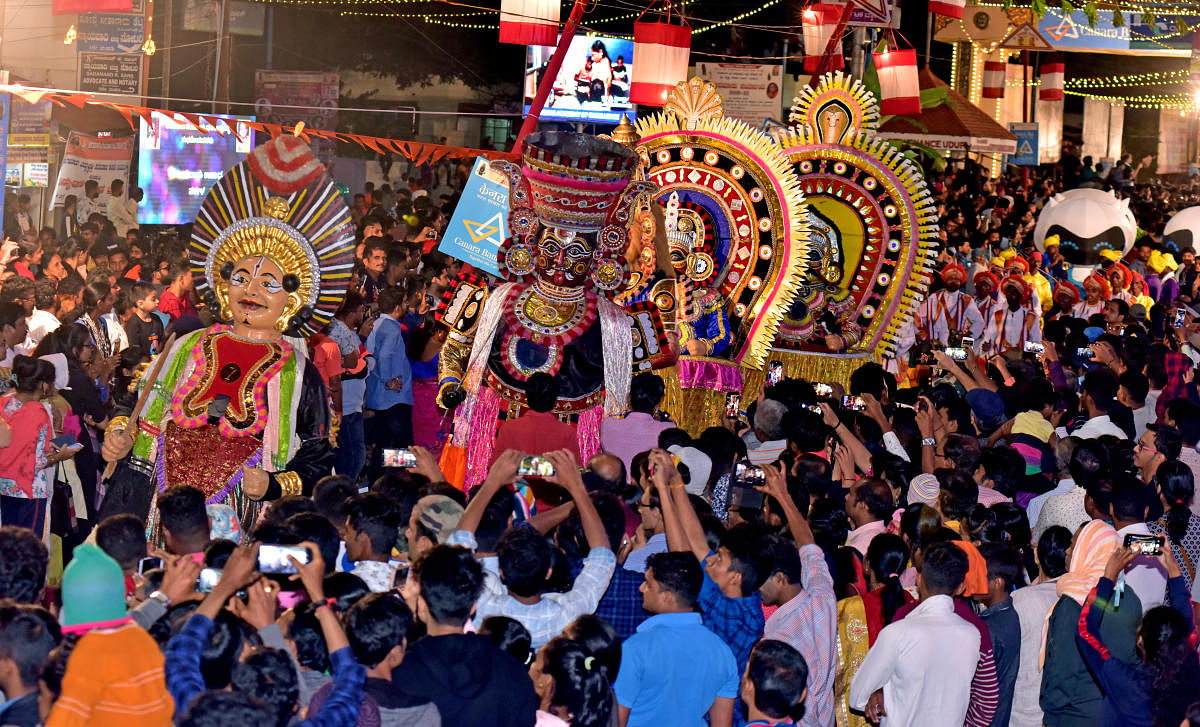 Cultural troupes take part in the Paryaya procession in Udupi. DH Photo/Govindraj Javali