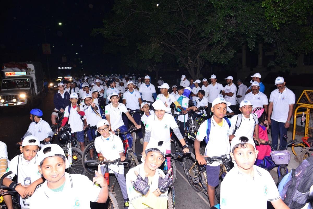 Enthusiasts take part in the cyclothon organised as a part of Saksham 2020 in Mangaluru on Sunday.