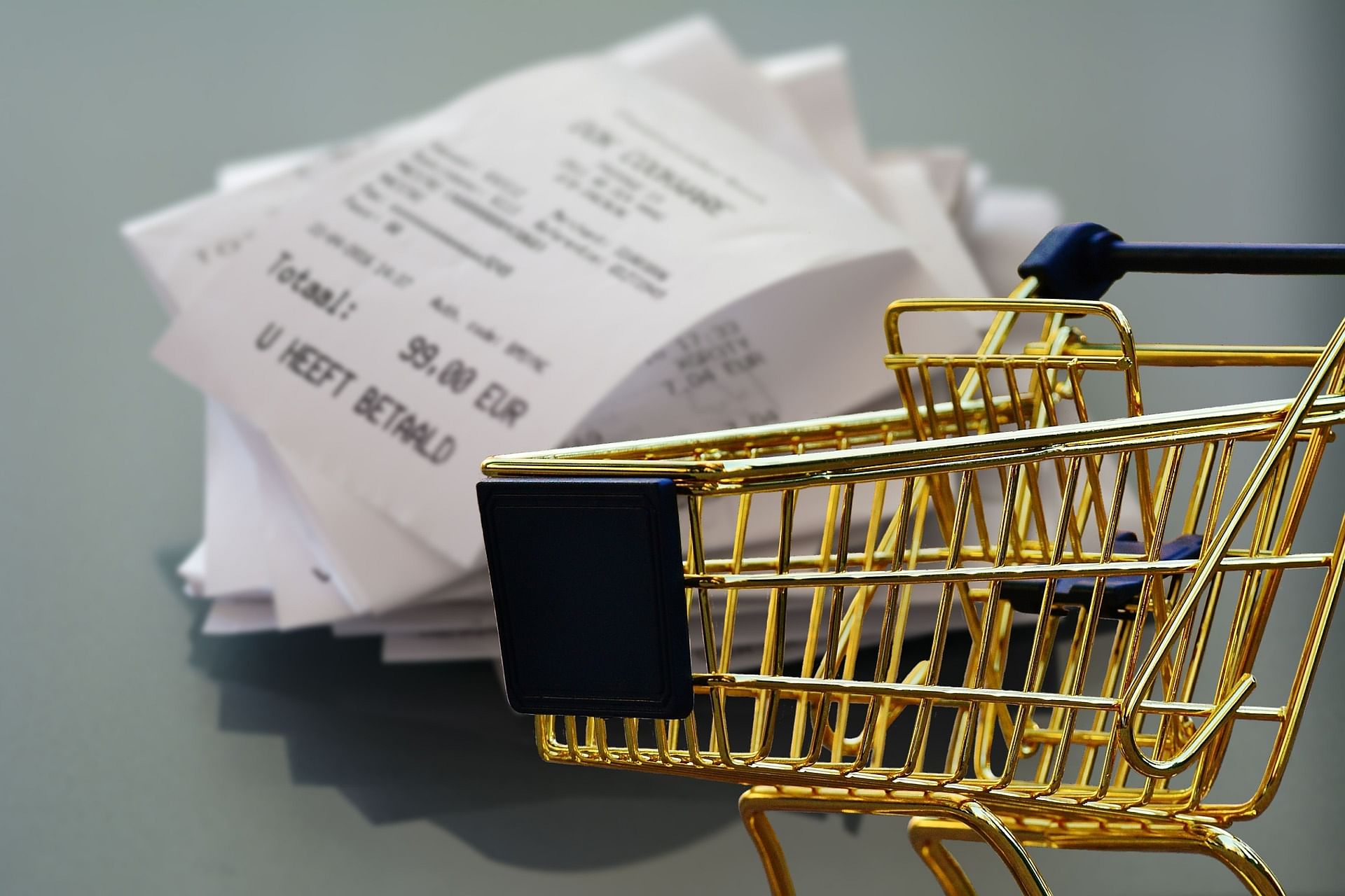 Even bakers selling rolls for a few dozen euro cents each must now print a receipt for every transaction -- even when their customer doesn't want one. (Pixabay Photo)