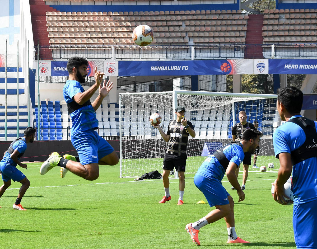 Odisha FC team during the practice session on the eve of their ISL football match against BFC, at Sree Kanteerava Stadium in Bengaluru. (DH Photo/ B H Shivakumar)