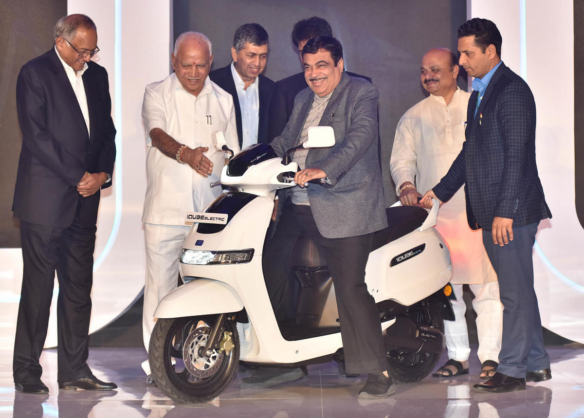 Union Road transport Minister Nitin Jairam Gadkari launch TVS iQube electric scooter in Bengaluru on Saturday, January 25, 2020. (From left) TVS Motor company Chairman Venu Srinivasan, Chief Minister BS Yediyurappa and Home Minister Basavaraj Bommai are also seen. Photo by Janardhan B K