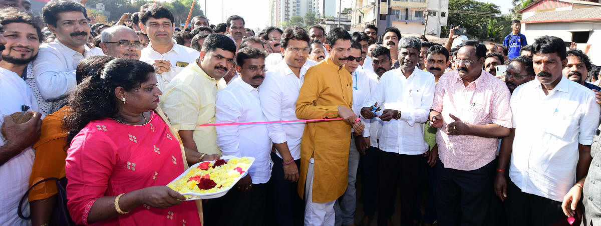 District In-charge Minister Kota Srinivas Poojary, accompanied by DK MP Nalin Kumar Kateel, symbolically inaugurated the Pumpwell flyover at Mahaveer Circle in Mangaluru on Friday.