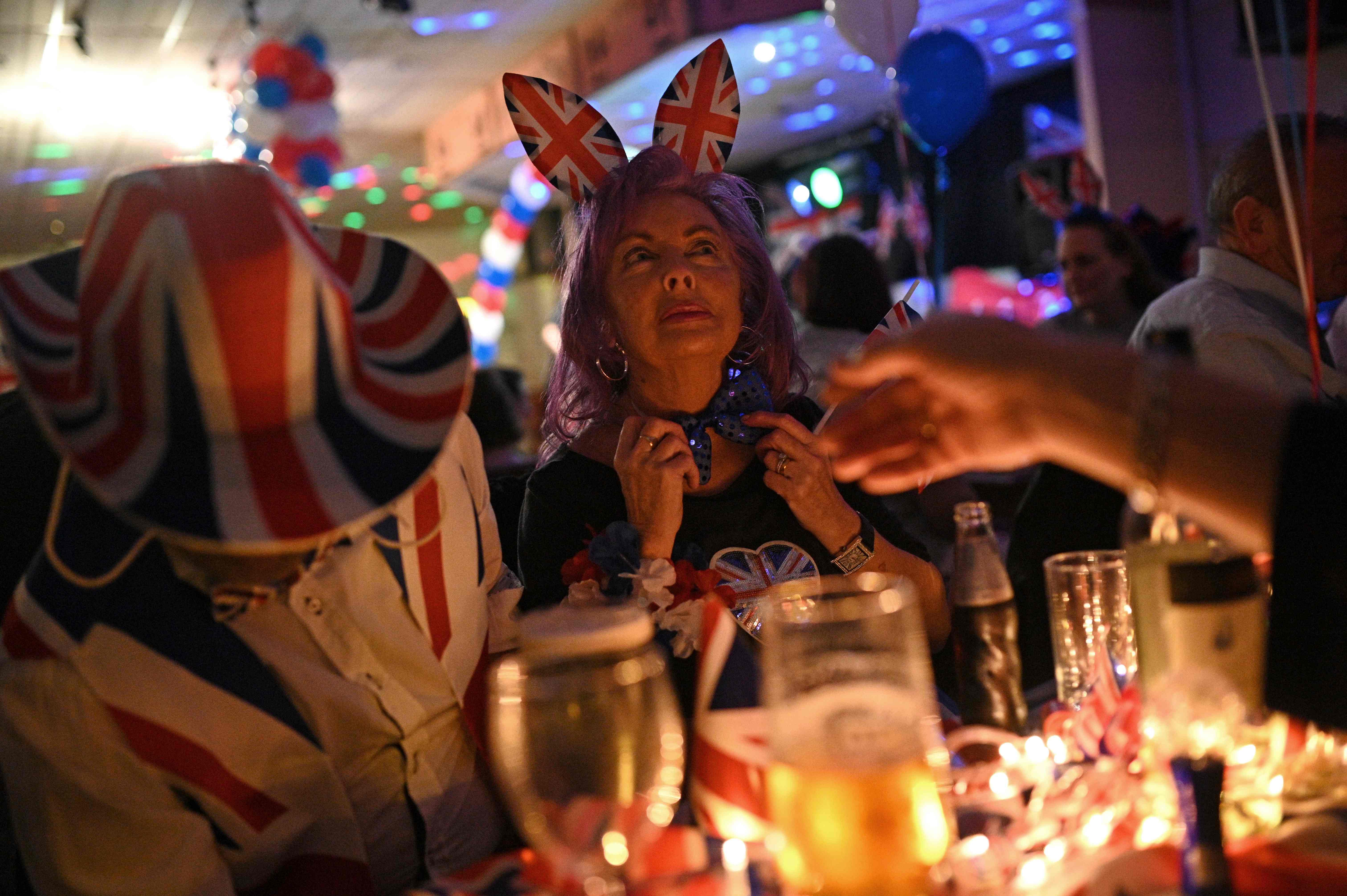Brexit supporters gather for a Brexit Celebration party at Woolston Social Club in Warrington, north west England. (AFP Photo)