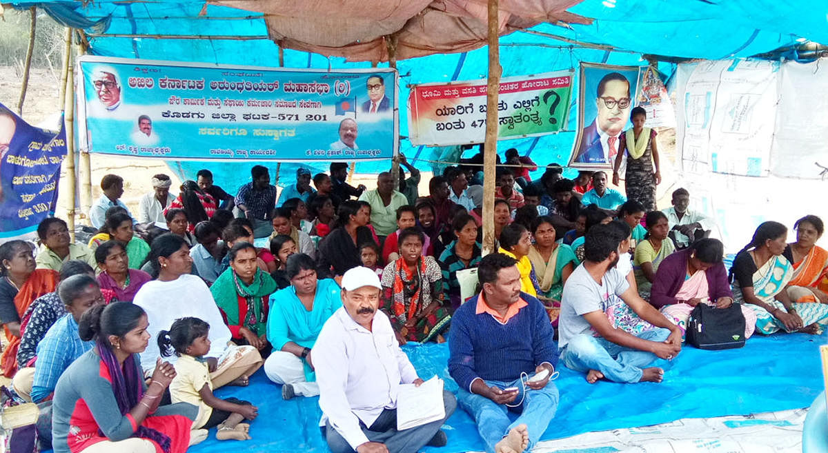 Homeless labourers continued their dharna in Balugodu on Thursday.