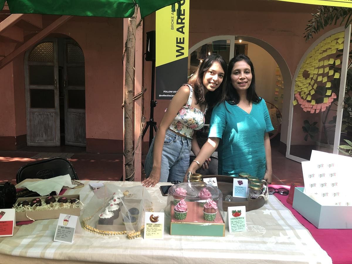 Shikha Jain of Fluff Bakes was there with her daughter.