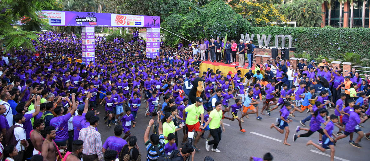 Hundreds of enthusiasts take part in Manipal Marathon on Sunday. DH Photo