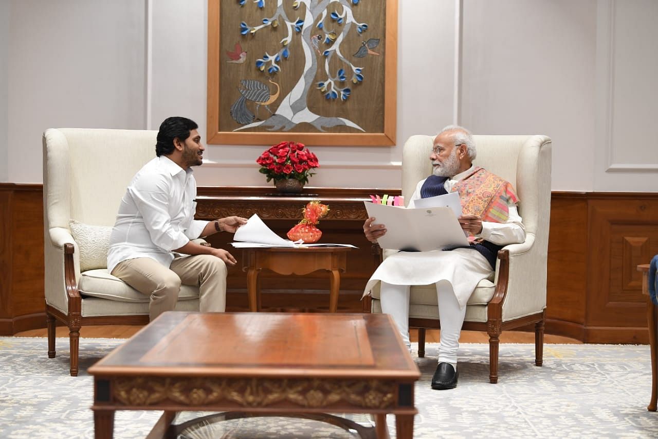 Andhra Pradesh chief minister Jaganmohan Reddy meets Prime Minister Narendra Modi. (DH Photo)