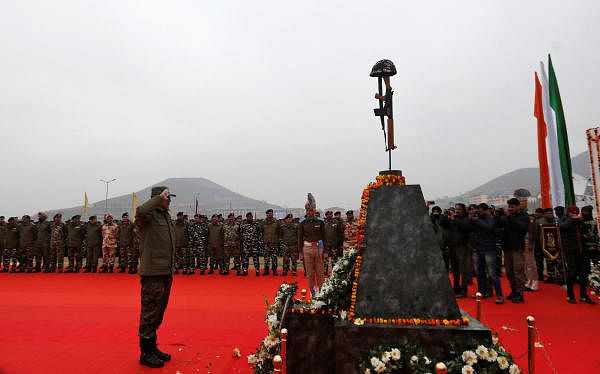 Indian Central Reserve Police Force (CRPF) personnel pay homage to their colleagues killed in a suicide bomb attack last year, in Lethpora in south Kashmir's Pulwama district February 14, 2020. (Reuters Photo)