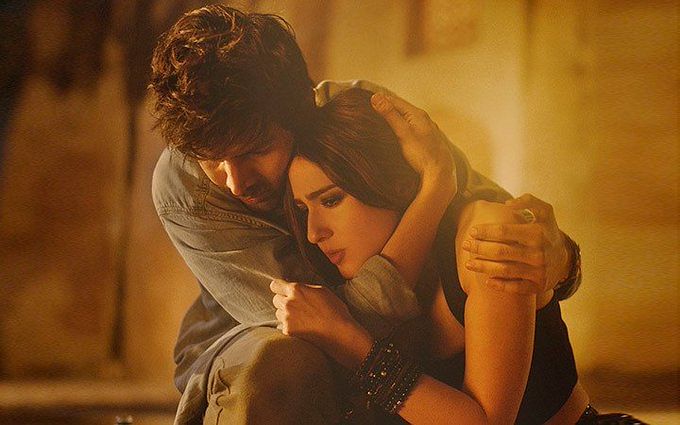 A still from Love Aaj Kal (Credit: Twitter/@VermaOfficial)