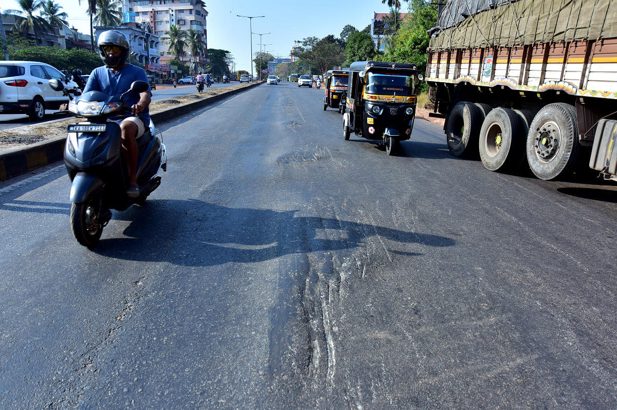 Even after the death of Karthik, the depressions or grooves due to the sliding of bitumen remained unrectified, posing threats to motorists near Nanthoor Circle.