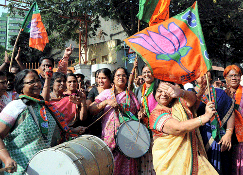 A pre-poll survey today projected Naredra Modi-led BJP sweeping Gujarat, Rajasthan and Karnataka and the party-led NDA giving a big jolt to ruling Congress-NCP alliance in Maharashtra in the Lok Sabha elections. PTI photo