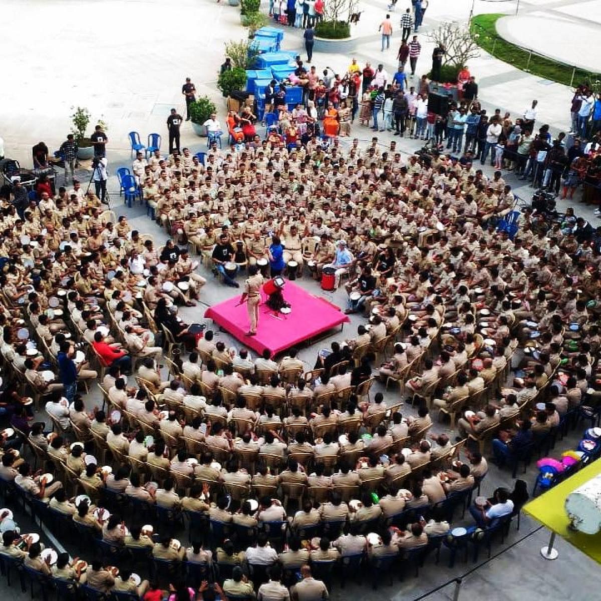 On Sunday, over 600 policemen and women participated in an hour-long drum jam at Orion Mall in Yeshwantpur.