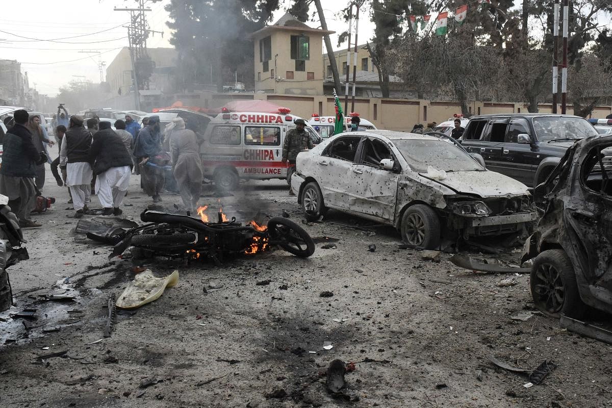 At least eight people -- including two police officers -- were killed and several others wounded in a suicide blast February 17 in southwestern Pakistan, officials said. The suicide attack took place in the southwestern city of Quetta in Balochistan province, which remains rife with insurgent activity, senior police official Abdul Razzaq Cheema told AFP. (Photo by AFP)