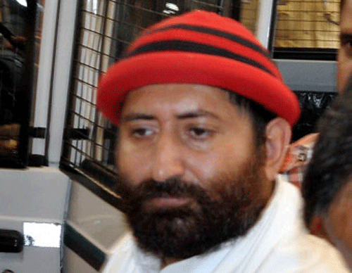 A Surat-based Income Tax official and his mother were allegedly threatened over the phone by a suspected supporter of jailed godman Asaram Bapu's son Narayan Sai for probing Sai in a case related to disproportionate assets, police said today. PTi file photo