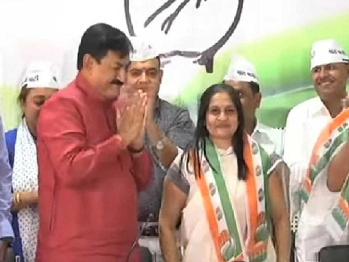 Vandana was welcomed into the party fold by state Congress chief Bharatsinh Solanki. Vandana and her supporters walked into the state party headquarters donning the signature AAP cap, which they took off as Solanki made them wear the Congress scarf.