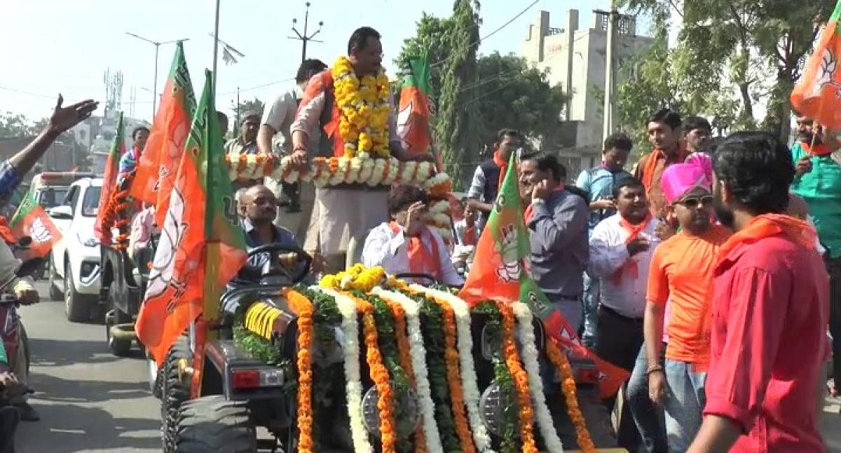BJP state president and candidate from Bhavnagar (West) Jitu Vaghani at a roadshow. DH Photo
