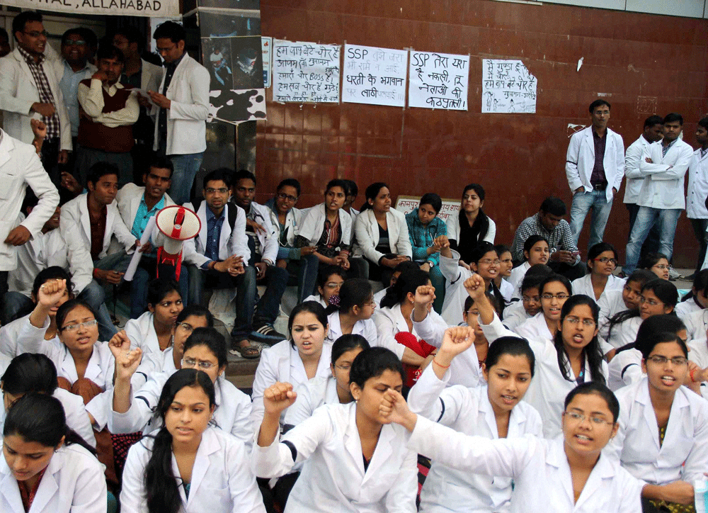 Around 4,000 doctors across Maharashtra have decided to go on an indefinite strike from tomorrow to protest against 'failure' of state government to fulfil the 'long pending' demands of the resident doctors. PTI file photo