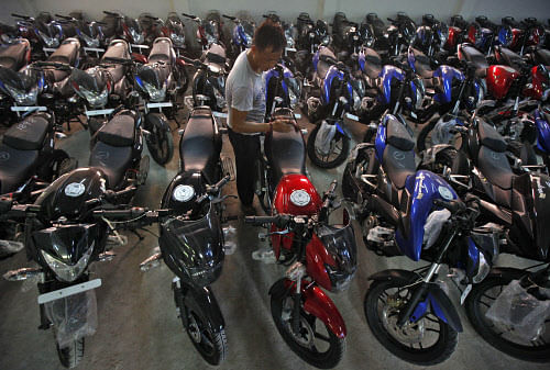 Bajaj Auto hikes wages by up to Rs 10,000 per month