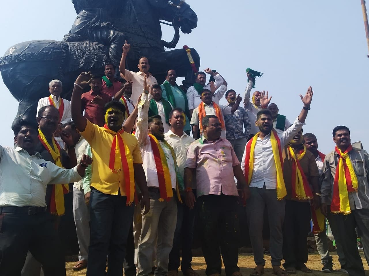 Mahadayi agitators held a Vijayotsava at Chennamma Circle in Hubballi on Friday in the background of notification of Mahadayi Tribunal's verdict in the Central Gazette. (DH Photo)