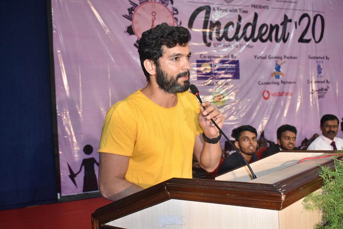 Actor Diganth addresses the gathering after inaugurating the 40th edition of southern India’s second biggest student festival ‘Incident 2020’ at the National Institute of Technology Karnataka campus in Suratkal on Thursday evening.