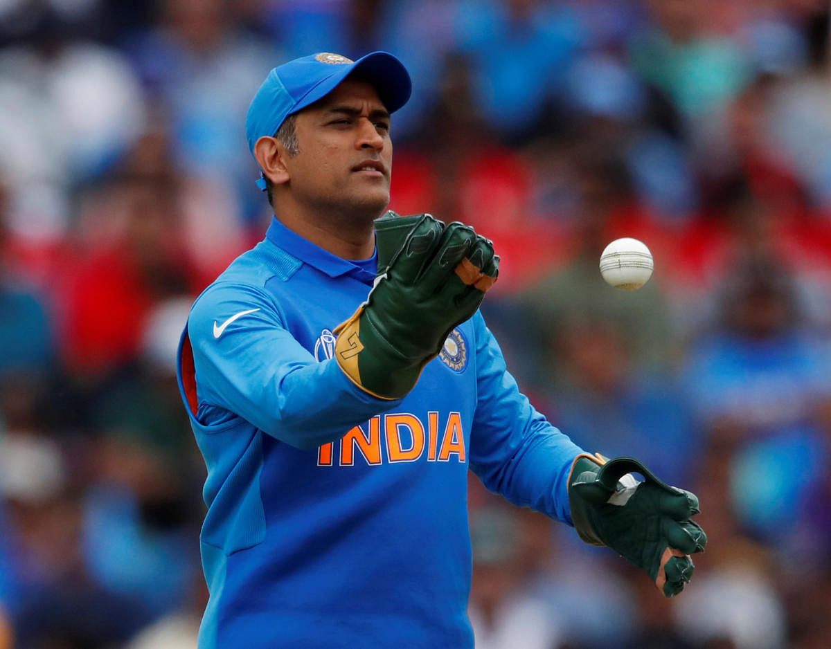 MS Dhoni on field (Reuters Photo)