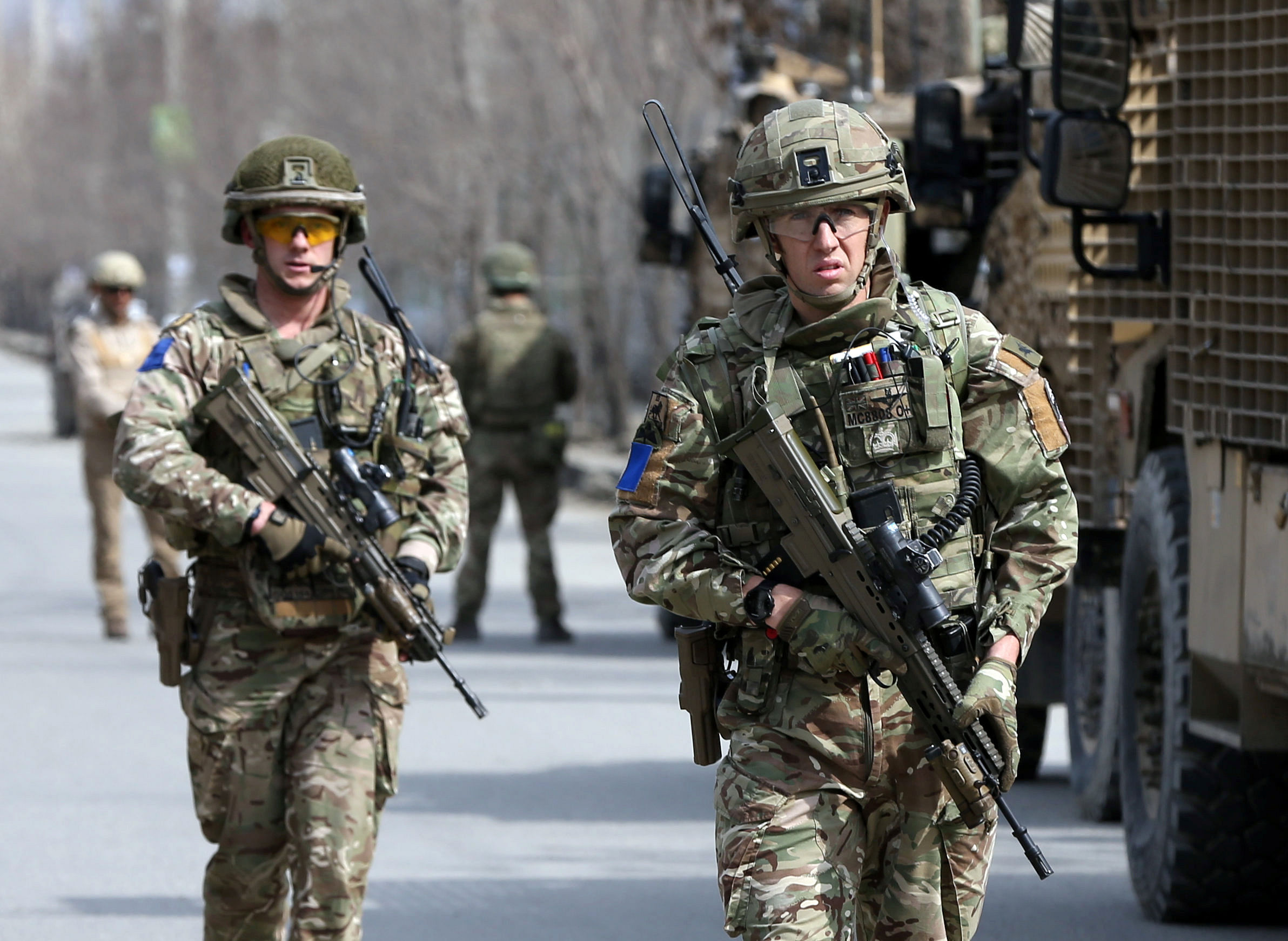 British soldiers with NATO-led Resolute Support Mission arrive at the site of an attack in Kabul, Afghanistan. (Reuters Photo)