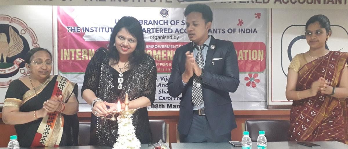 Human rights activist and advocate Vijayalakshmi inaugurates International Women’s Day programme at ICAI Bhawan, Kunjibettu in Udupi.