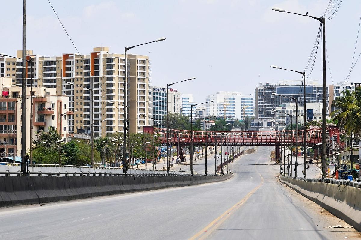 The Agara-Marathahalli Ring Road near Eco Space is seen deserted during a one-day nationwide Janata (civil) curfew imposed as a preventive measure against the COVID-19 coronavirus, in Bangalore on March 22, 2020. (AFP Photo)