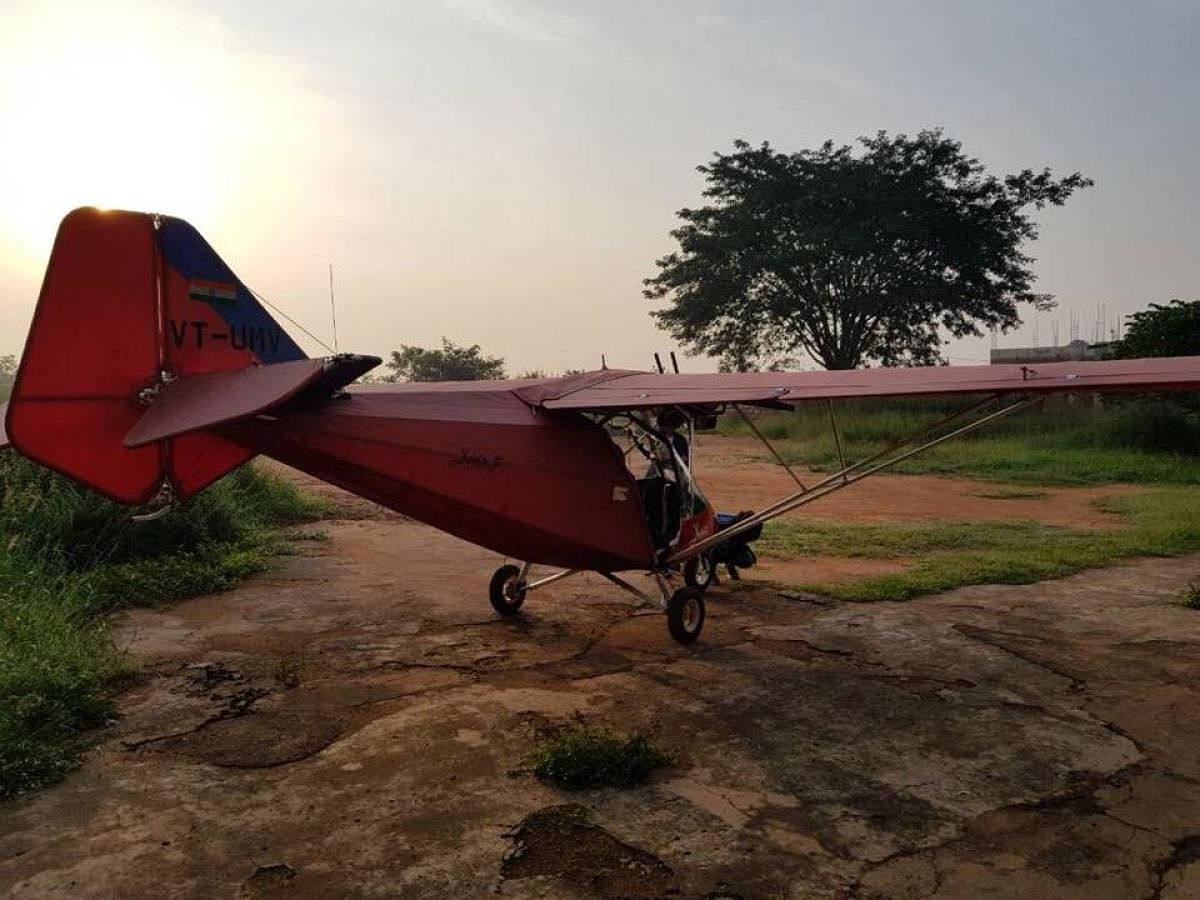 The bright-red two-seater aircraft, an X Air attached to Bangalore Aerosports, a dedicated microlight flying centre, force-landed at an open field near East Point Hospital on the eastern outskirts of Bengaluru. 