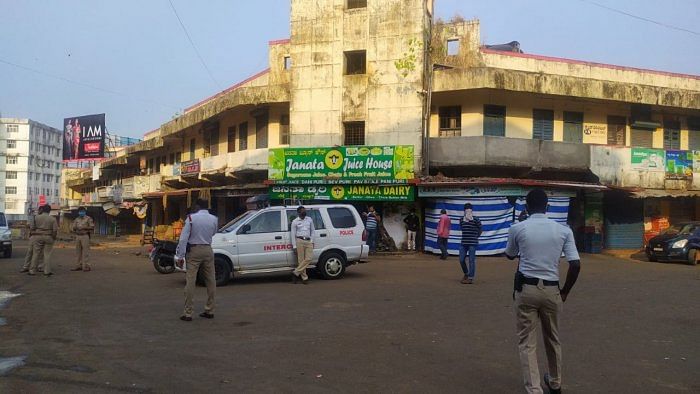 A view of Central Market in Mangaluru. (Credit: DHphotos/Govindraj Javali)