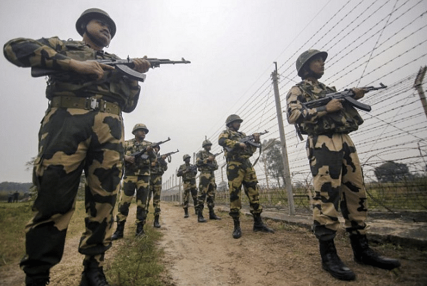 Representative image- Indian army guarding LoC along Jammu & Kashmir (PTI Photo)
