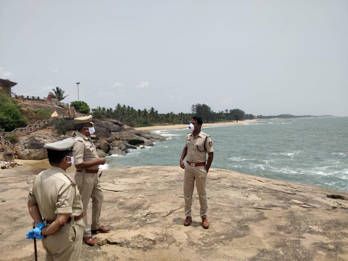 The Coastal Security Police personnel have stepped up security along the coast bordering Kerala in Dakshina Kannada district.