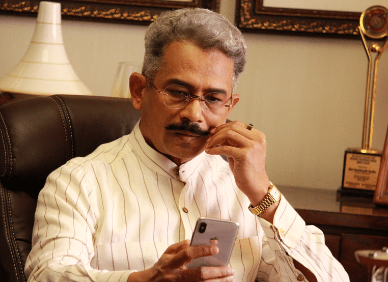 Atul Kulkarni in a still from The Raikar Case. (Credit: DH photo)