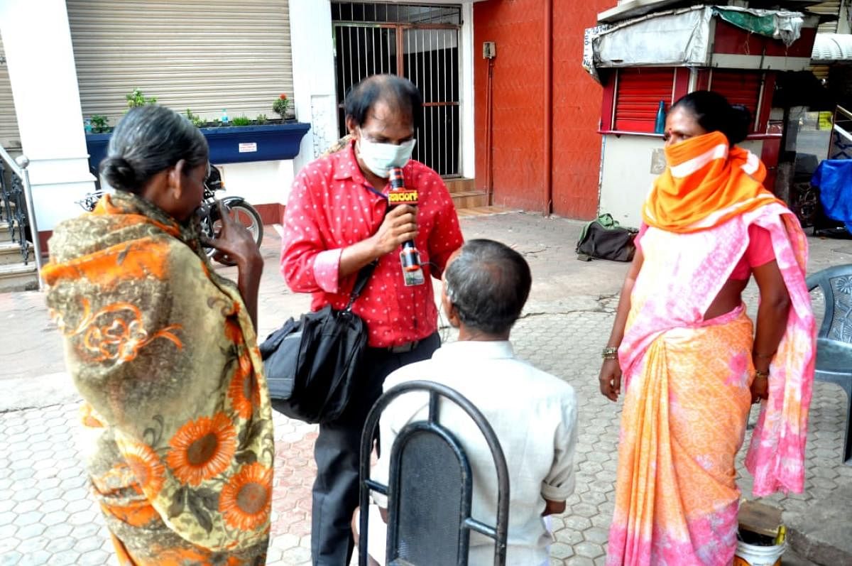 Radio Sarang personnel collecting information live from field in Mangaluru.
