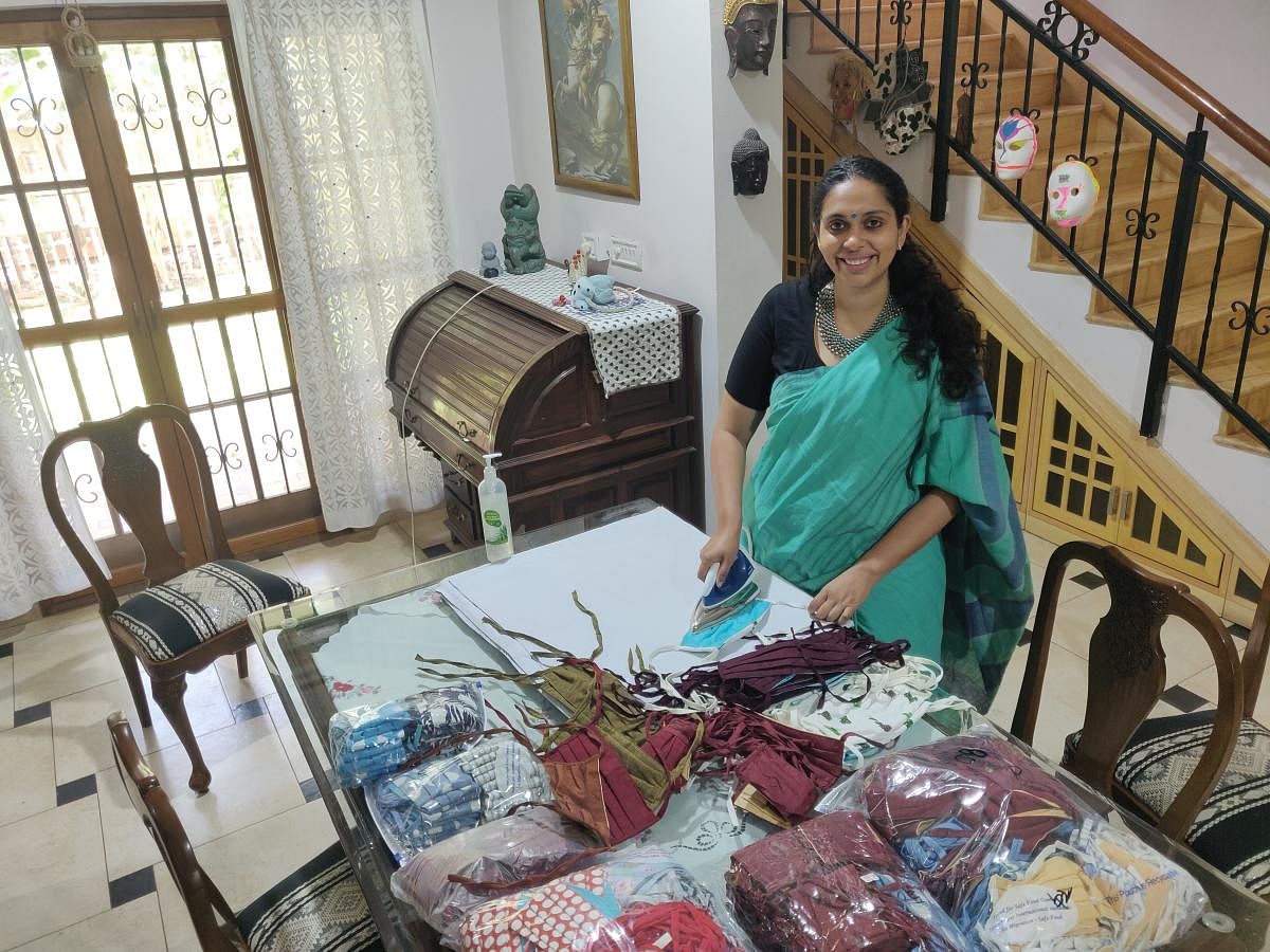 Subashree Ramdas has made more than 3,000 masks through silk threads.