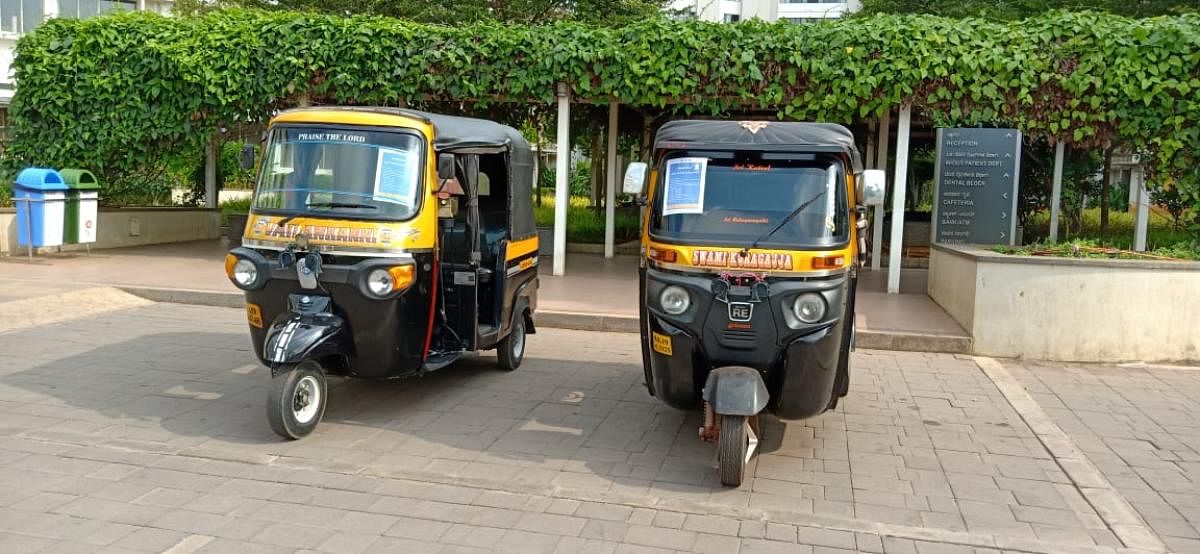 Autorickshaws ready to deliver medicines at Justice K S Hegde Charitable Hospital premises in Deralakatte.