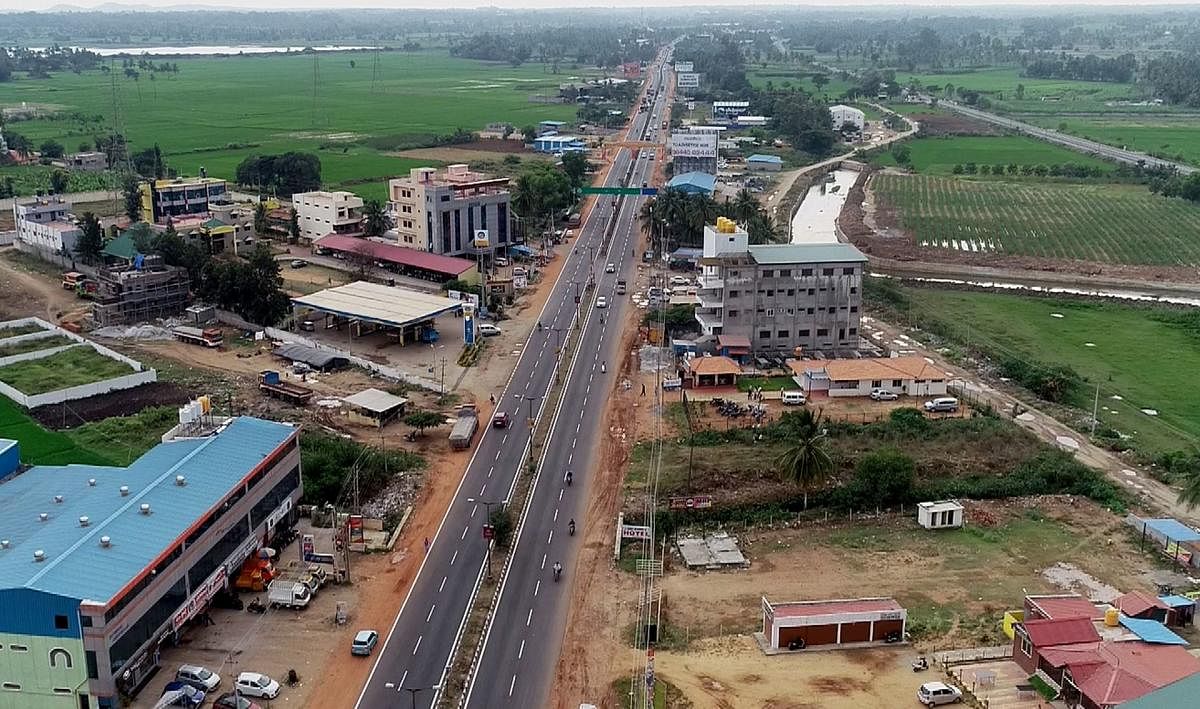 A view of the Bengaluru-Mysuru highway captured by a drone camera. DH FILE PHOTO