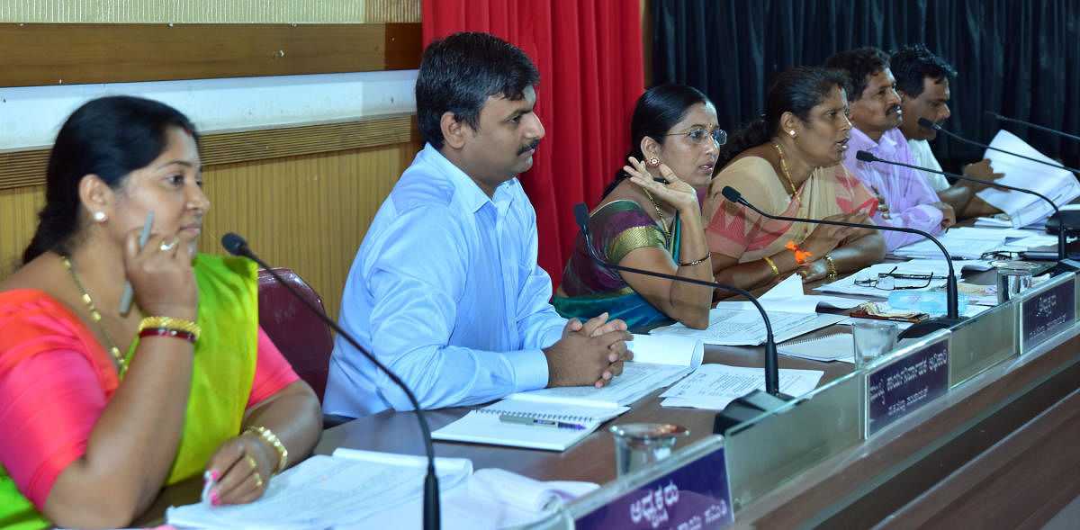 Zilla Panchayat President Meenakshi Shanthigodu speaks at zilla panchayat meeting in Mangaluru on Saturday.